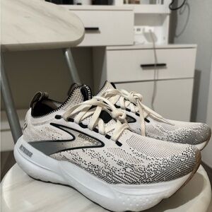 Brooks White and Black Athletic Sneakers